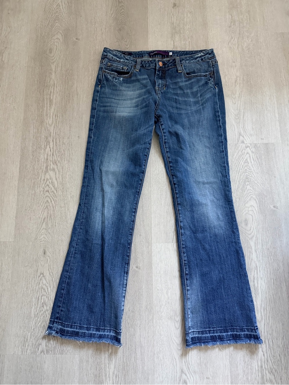 Vigoss Women's Flared Jeans - Medium Blue Wash